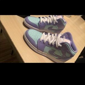 Nike mint green/purple shoes
